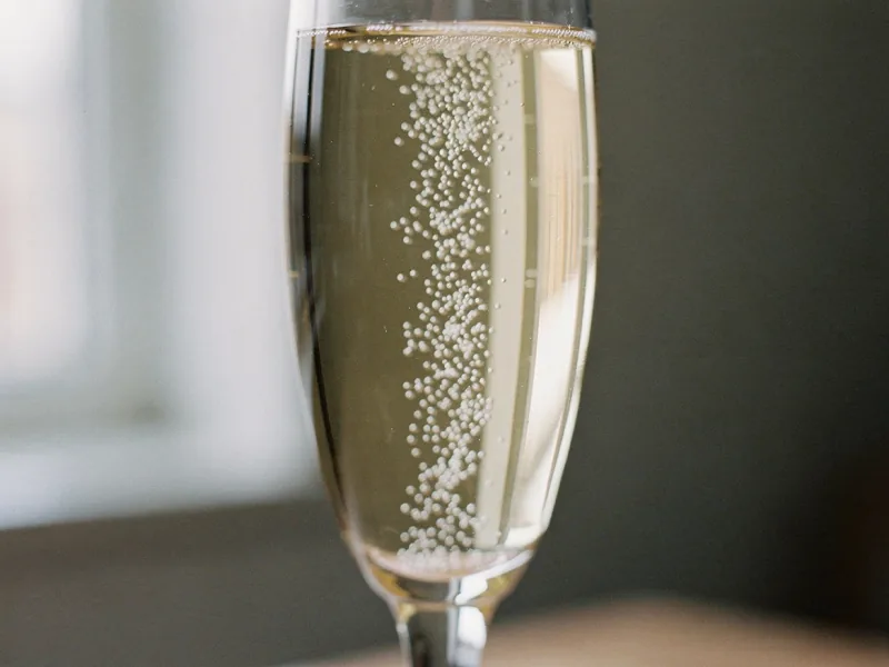 Schaumwein: Was du im Laden zu Champagner fragst